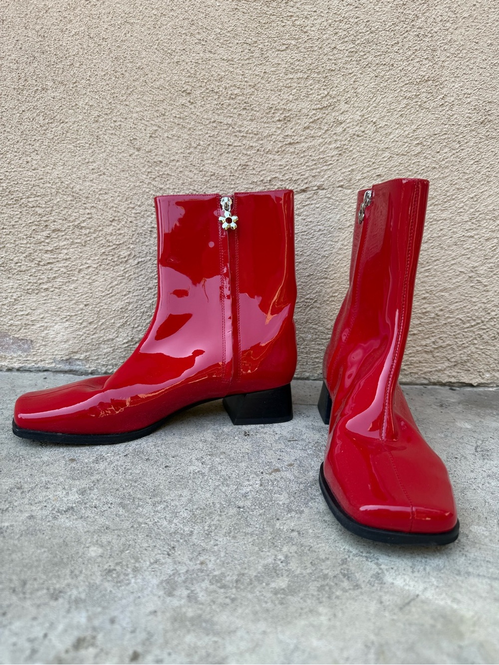 Lisa Says Gah - Quincy Red Patent Boots - Size 9 - NWOT